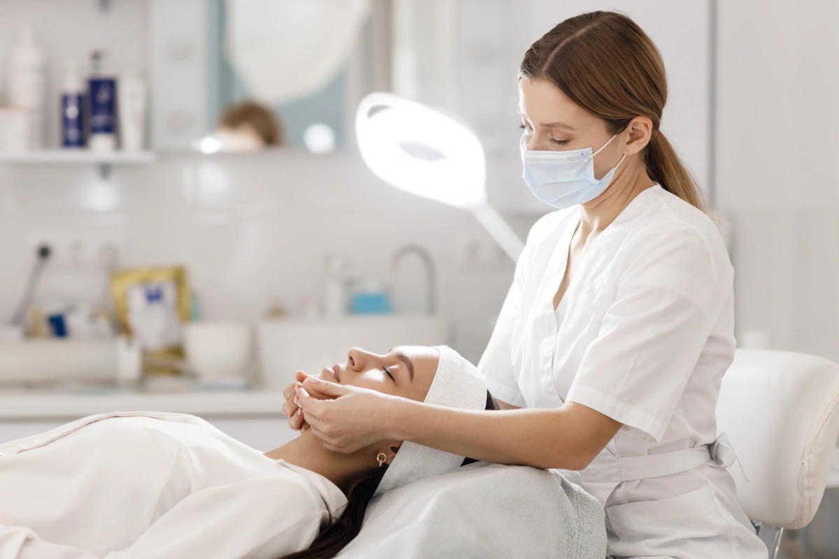 Guide to aesthetics qualifications and training levels in the UK
